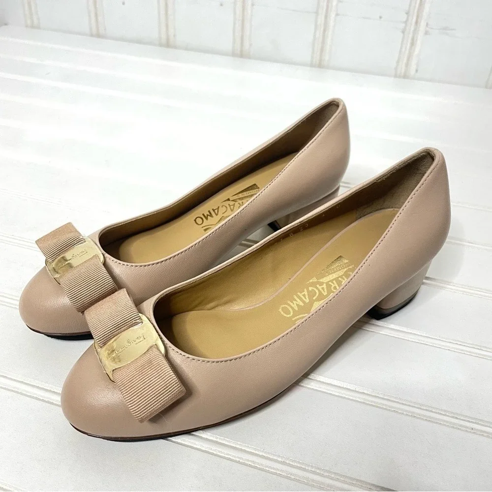 Salvatore Ferragamo Vara Nude Leather Block Heel Bow Pump Kids Size 4